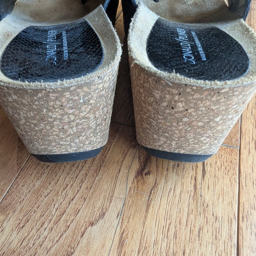 Donald Pliner Platform Wedge Sandals Black Snakeskin Embossed Cork Womens 7B - Picture 7 of 8
